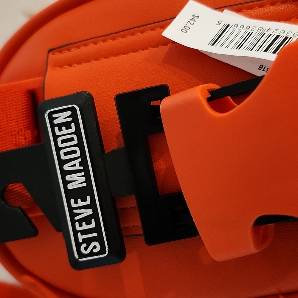 Steve Madden Belt Bag - Picture 5 of 8